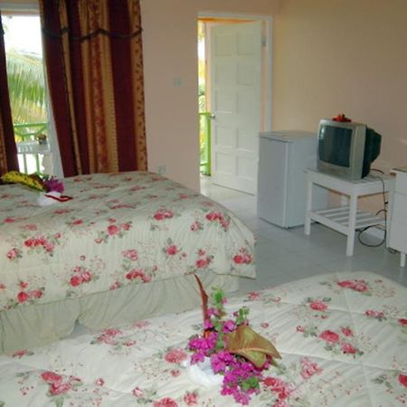 Our Past Time Hotel Νεγκρίλ Δωμάτιο φωτογραφία